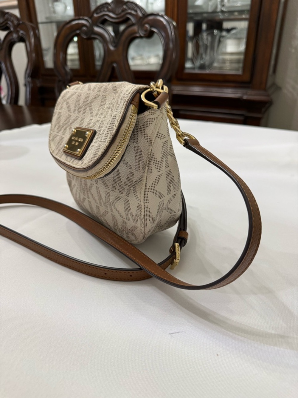 Michael Kors Blush rose gold Pink Signature MK Crossbody - Picture 8 of 10